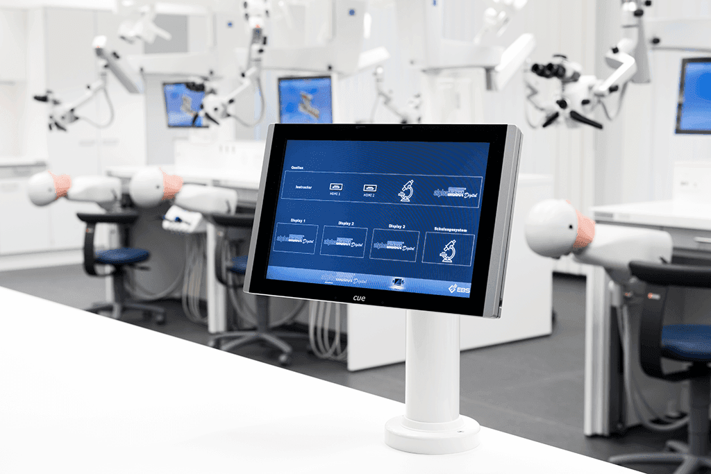 شاشة اللمس alphadidact للتحكم في المصفوفة لدى Dentsply Sirona في بنسهايم