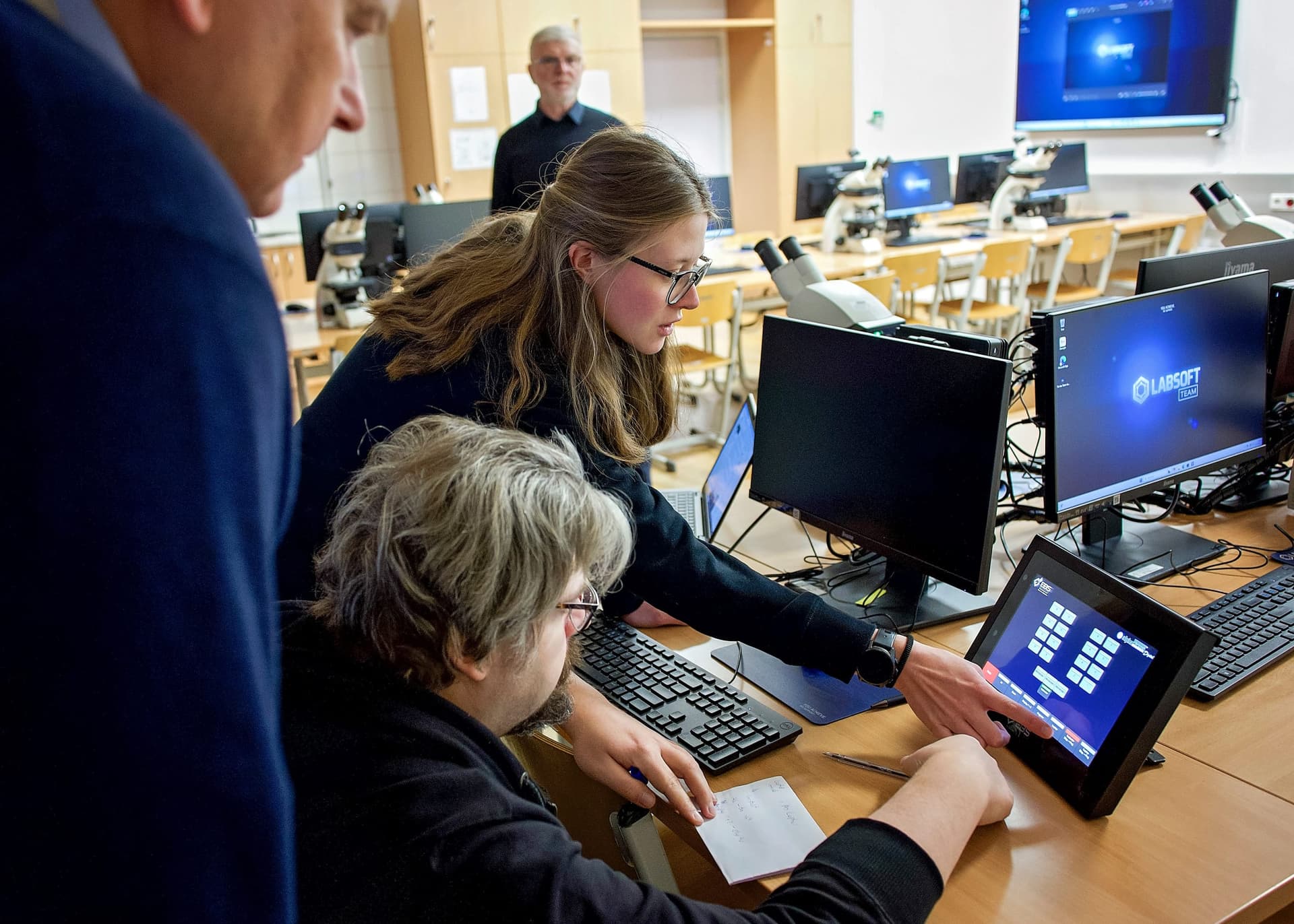 Warsaw Life Sciences Instructor Touchscreen